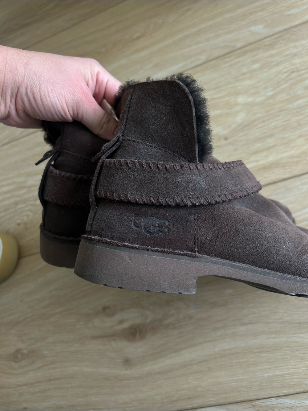 UGG Short Chocolate boots